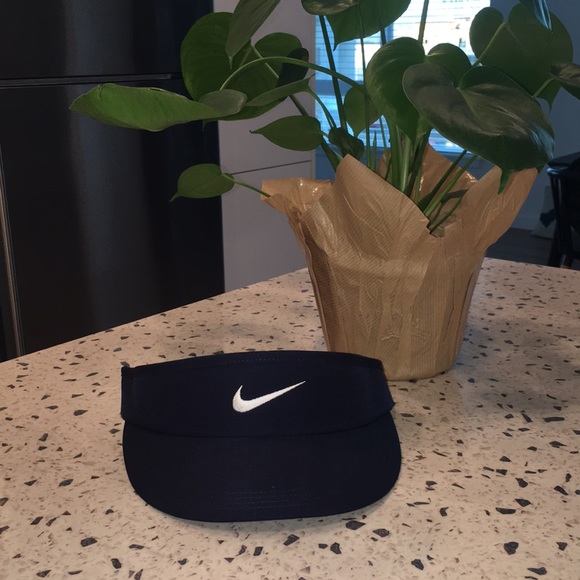 Nike Golf Visor - Picture 1 of 2